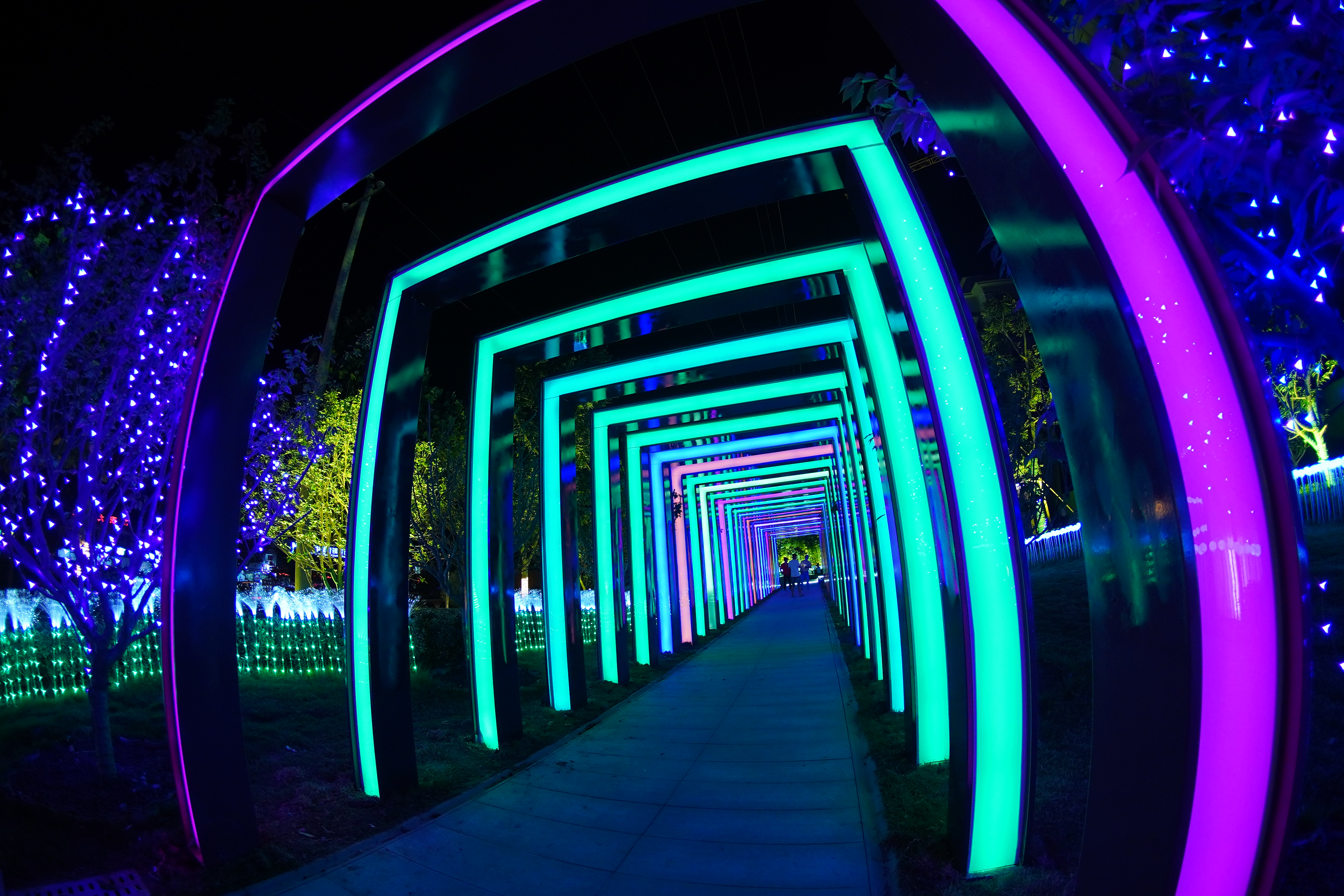 光影盛宴鹤壁首家灯光主题景观区正式开放