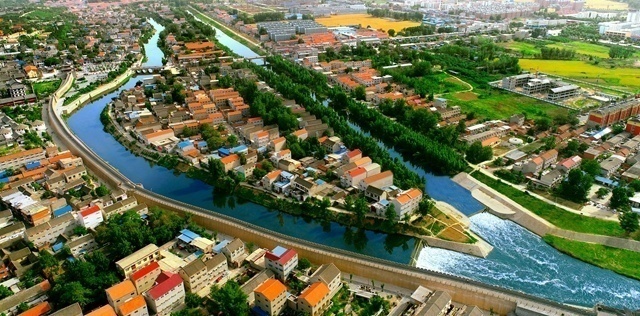 河南浚县两架青山一溪水十里城池半入山