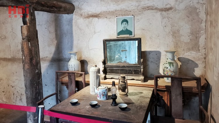 故居内景天门会的整编1940年8月,中共冀鲁豫军区政治部先后派黄友若